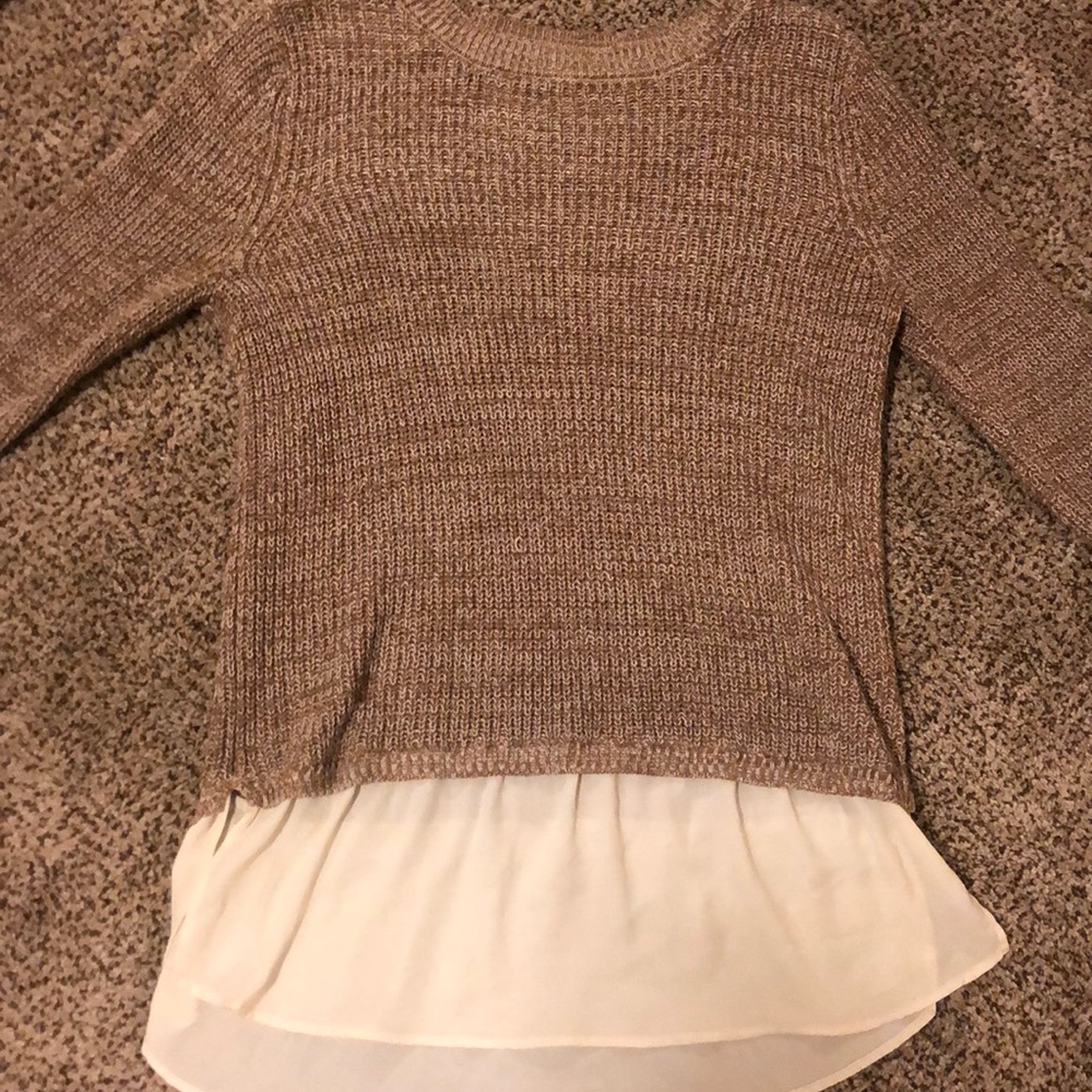 Size medium but fits closer to a Small. :)
